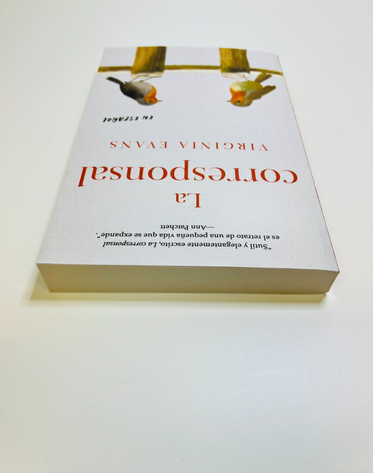 La Corresponsal by Virginia Evans (IN SPANISH – EN ESPANOL)