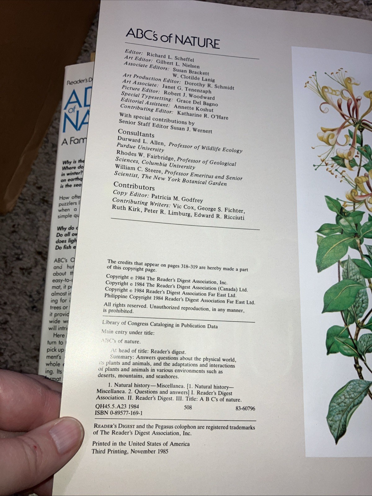Readers Digest ABC’s of Nature HC 1984 336 Pages Dust Jacket Family Answer Book