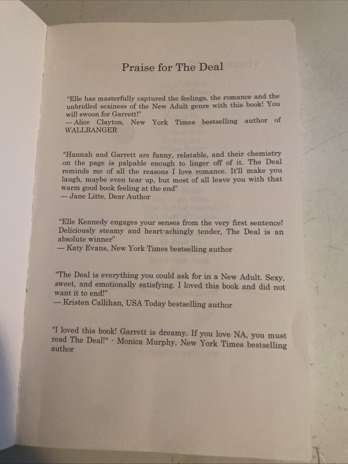 The Deal by Elle Kennedy (Off-campus Book #1)