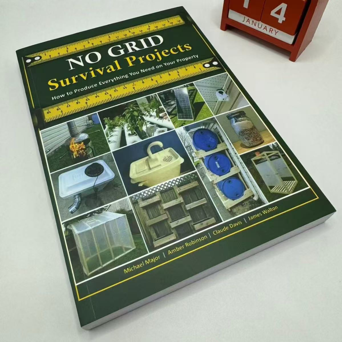 No Grid Survival Projects Paperback Book English