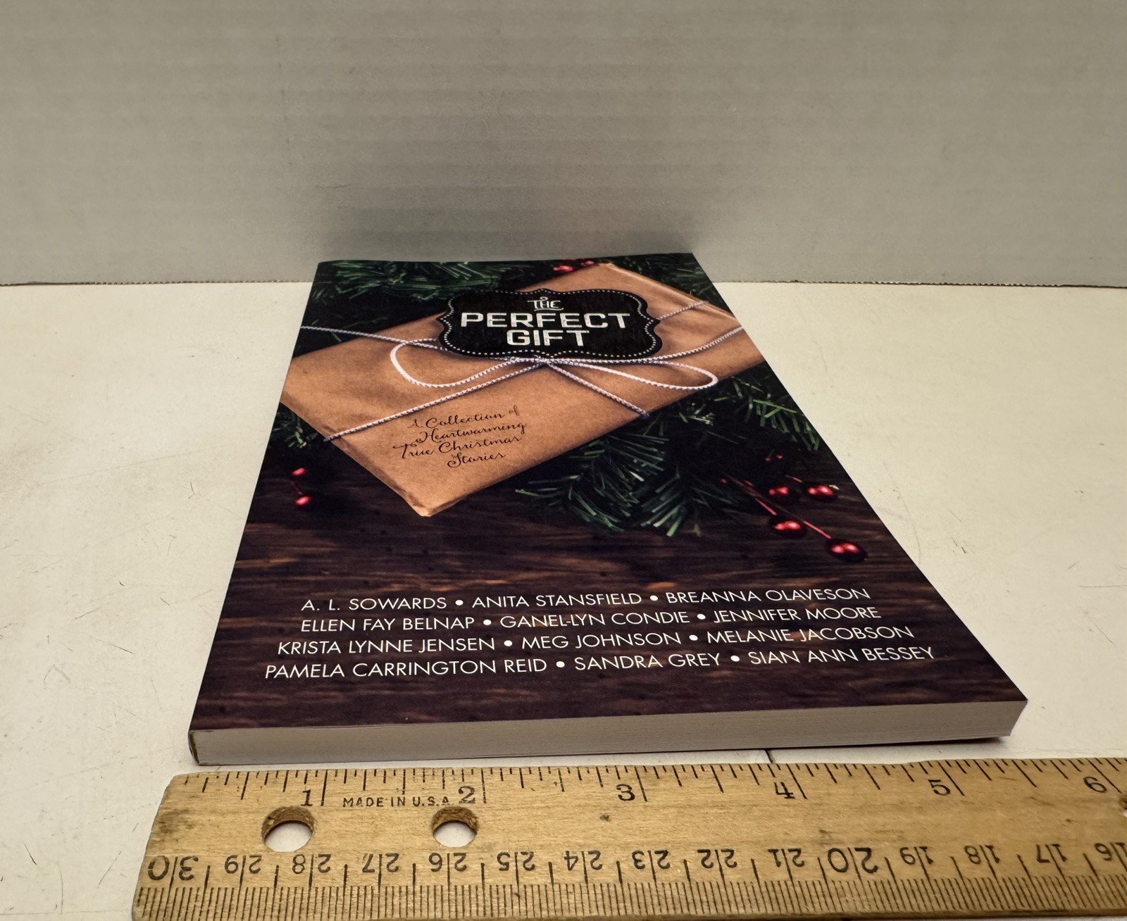 The Perfect Gift, Covenant Communications, Paperback, 2016, New