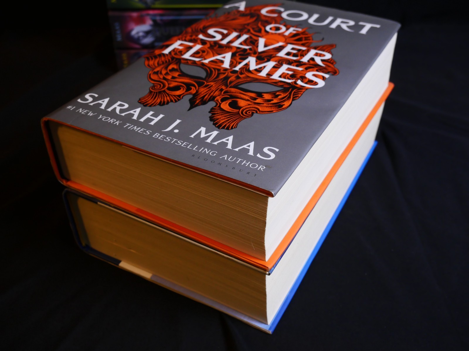 Sarah J. Maas Mixed Series Lot – A Throne of Glass, Crescent City, A Court of…