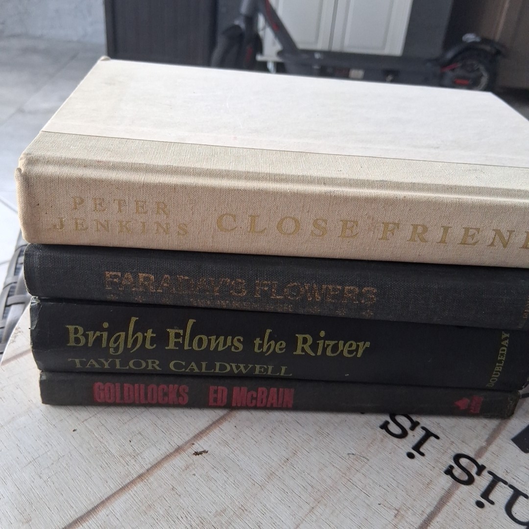 Premium Hardcover Book Bundle – History, True Crime & Classic Fiction