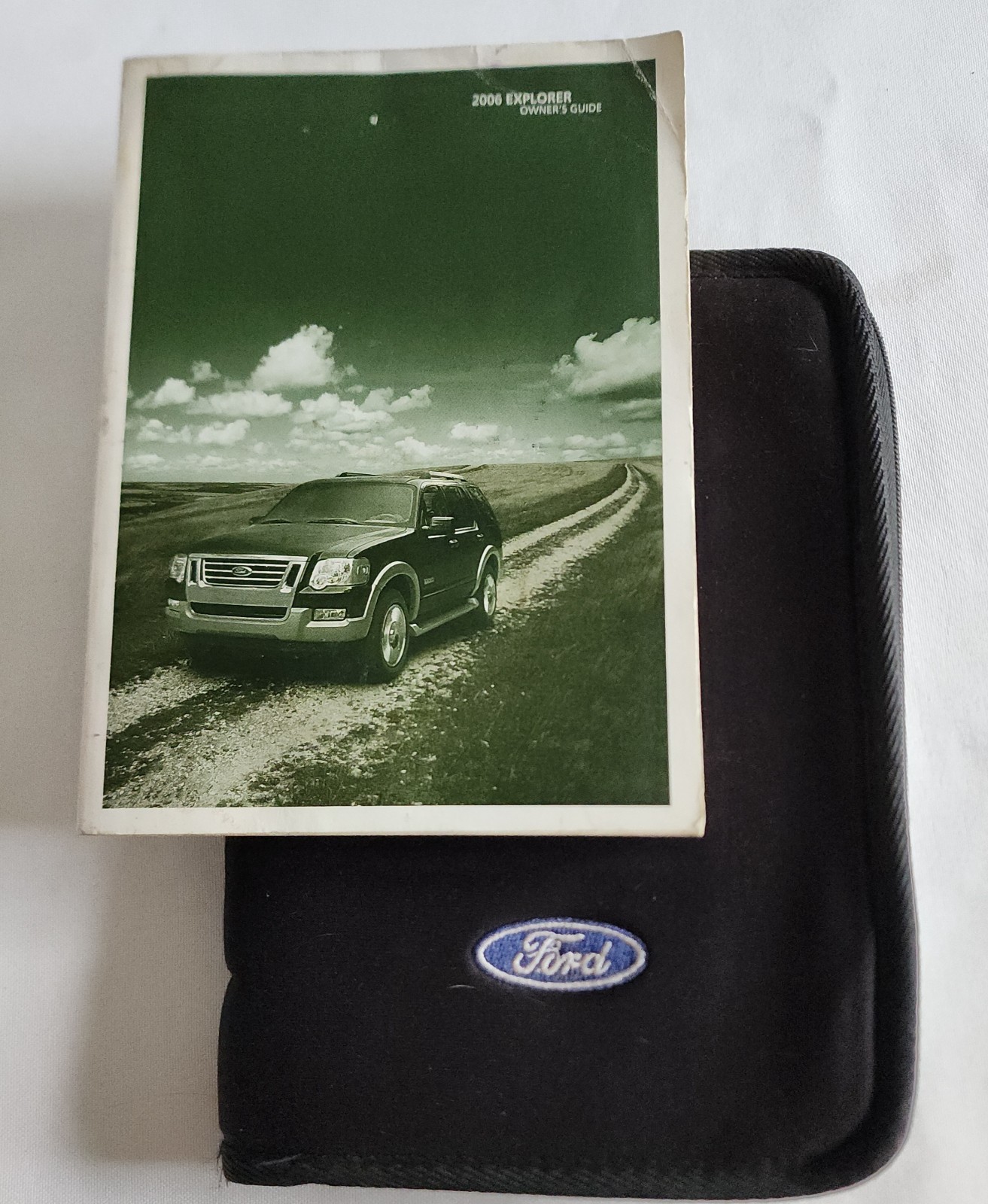 2004 04 Ford Explorer Owner’s Manual Guide Book With Case
