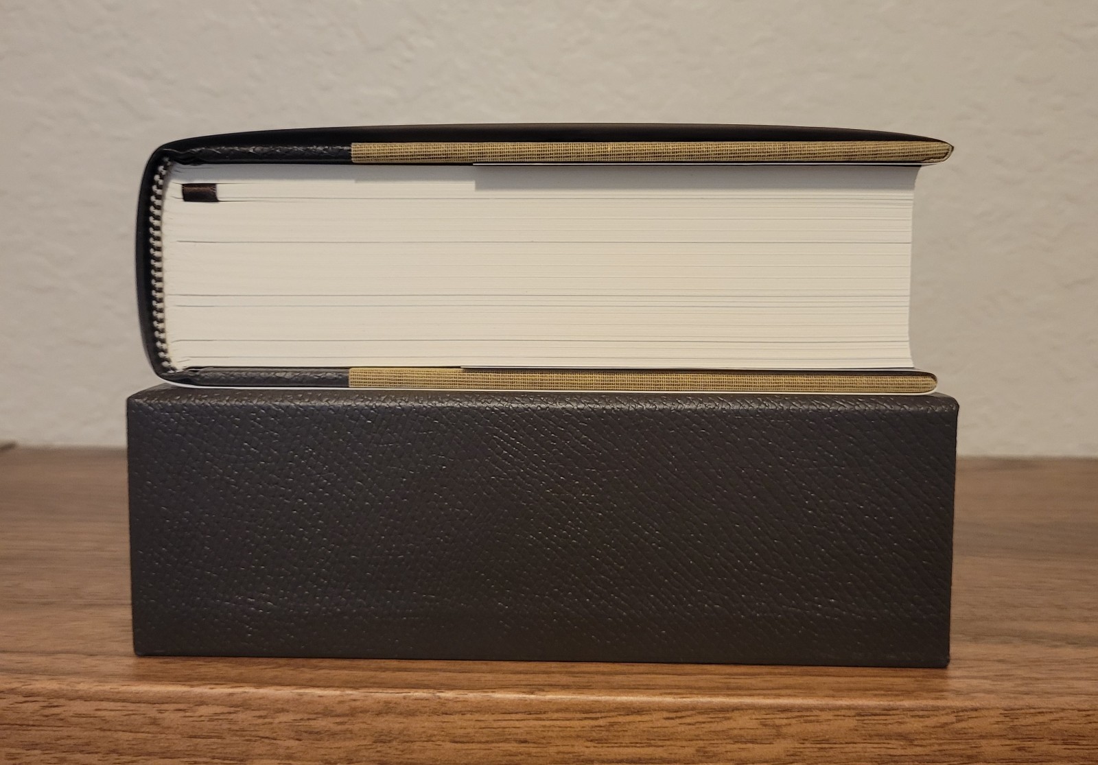 Buffalo Hunter Hunter by Stephen Graham Jones – SST Signed & Numbered w Slipcase