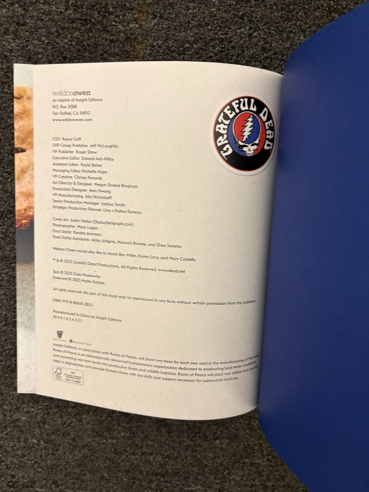 Dead in the Kitchen: The Official Grateful Dead Cookbook See Description