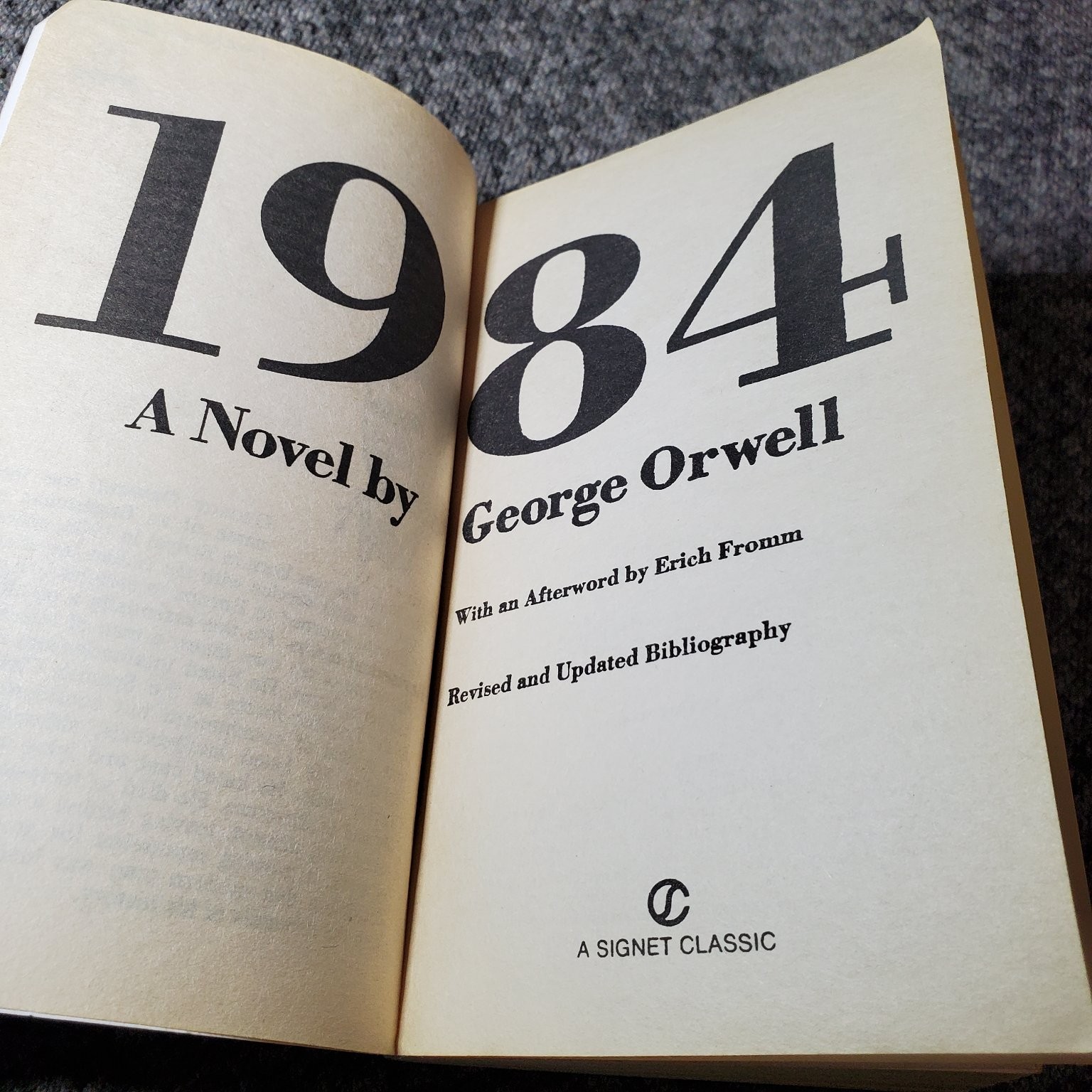 1984 George Orwell 1949 Dystopian Fiction Signet Classic Paperback