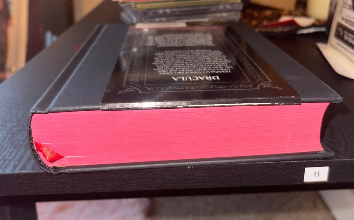 Dracula: The Gothic Chronicles (Bram Stoker, Harper Muse) Fiction LIKE NEW