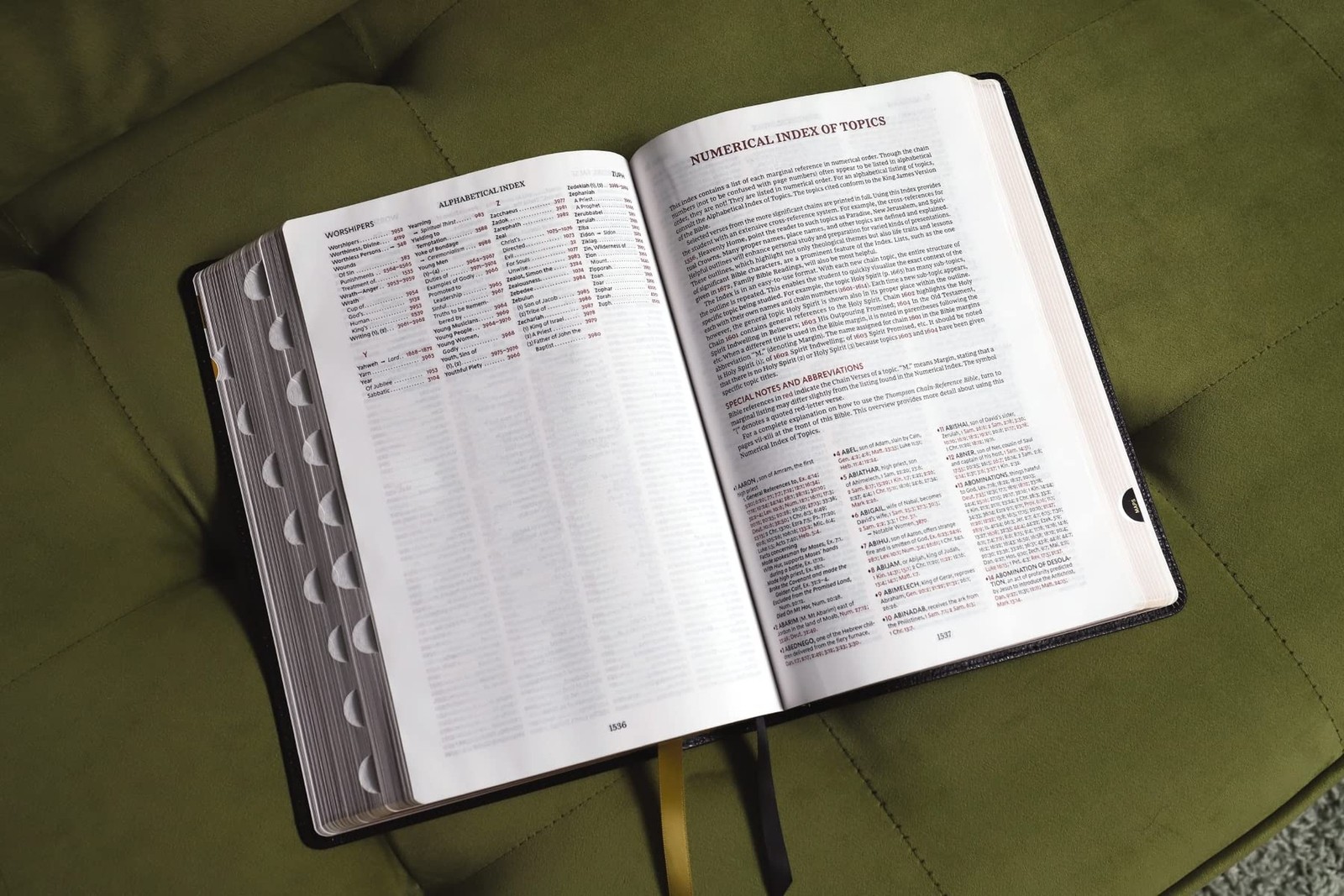KJV, Thompson Chain-Reference Bible, Large Print, Bonded Leather, Black, Red …