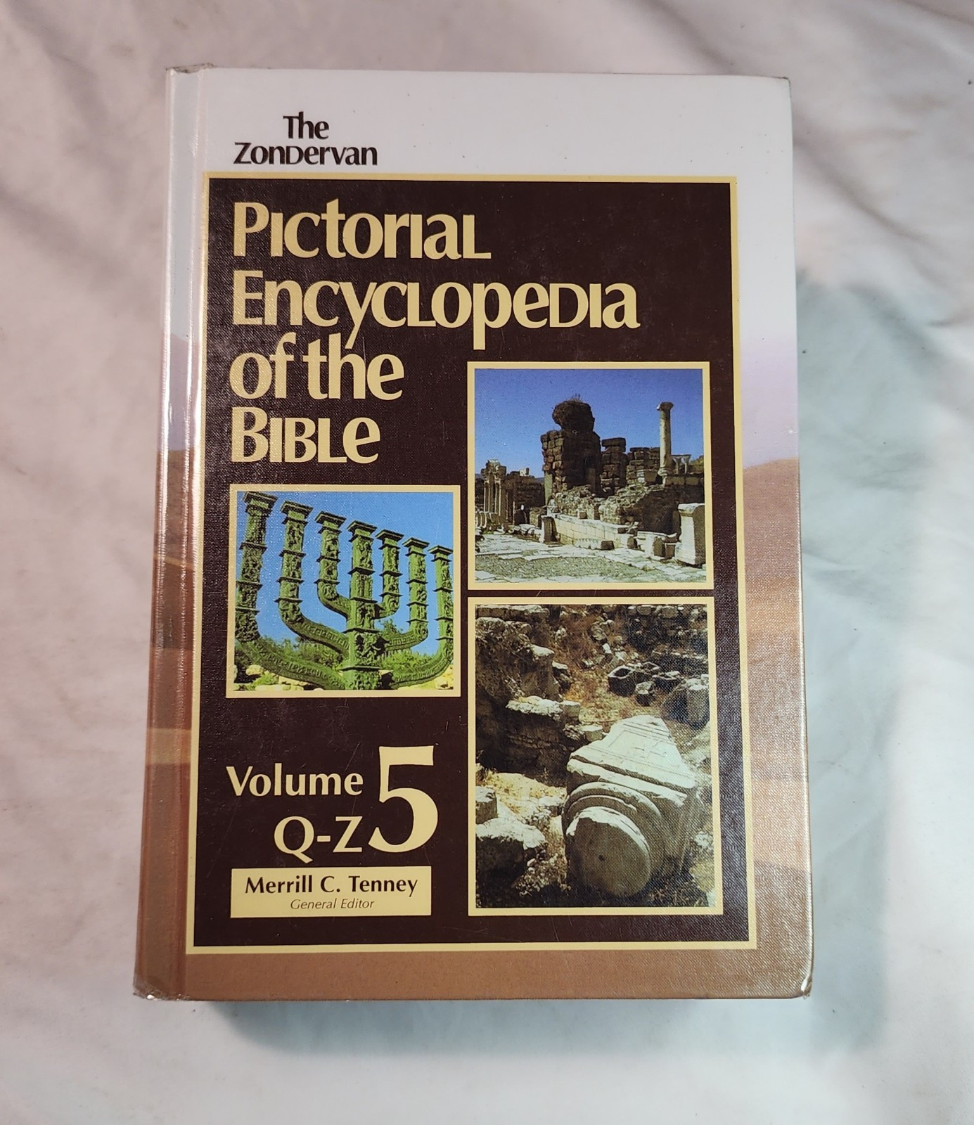 Zondervan Pictorial Encyclopedia of the Bible Volume 5 by Merrill Chapin Tenney