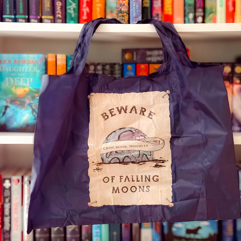 {Signed} When The Moon Hatched – Sarah A Parker {Fairyloot} + {Owlcrate Tote}