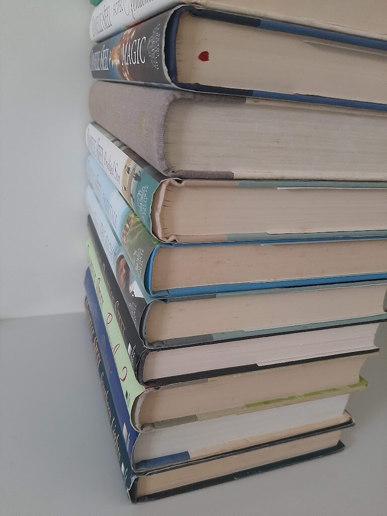 Danielle Steel HC Books Bigger Size 8.5 – 9.5 in Romantic novels Non Smoking