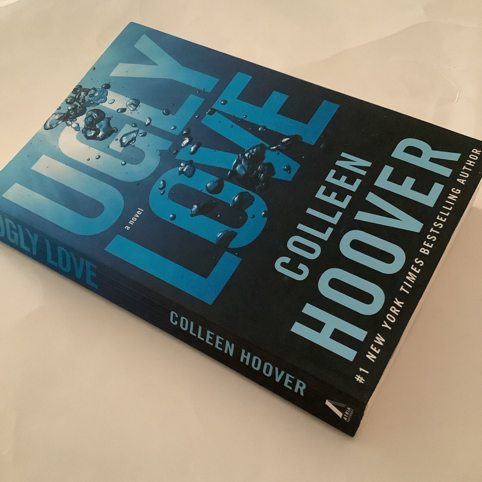 Ugly Love: A Novel Hoover, Colleen Paperback