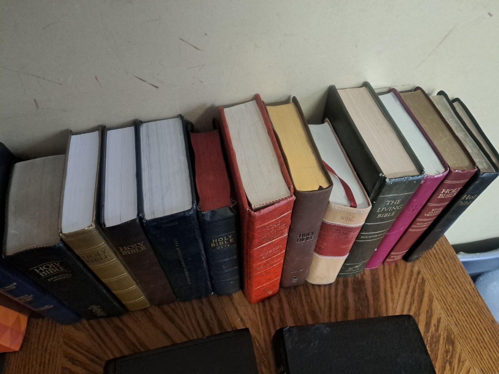 Lot of 5 – NEW / OLD Testament Bibles NIV KJV NWT NAB NKJV NLT King James Bible