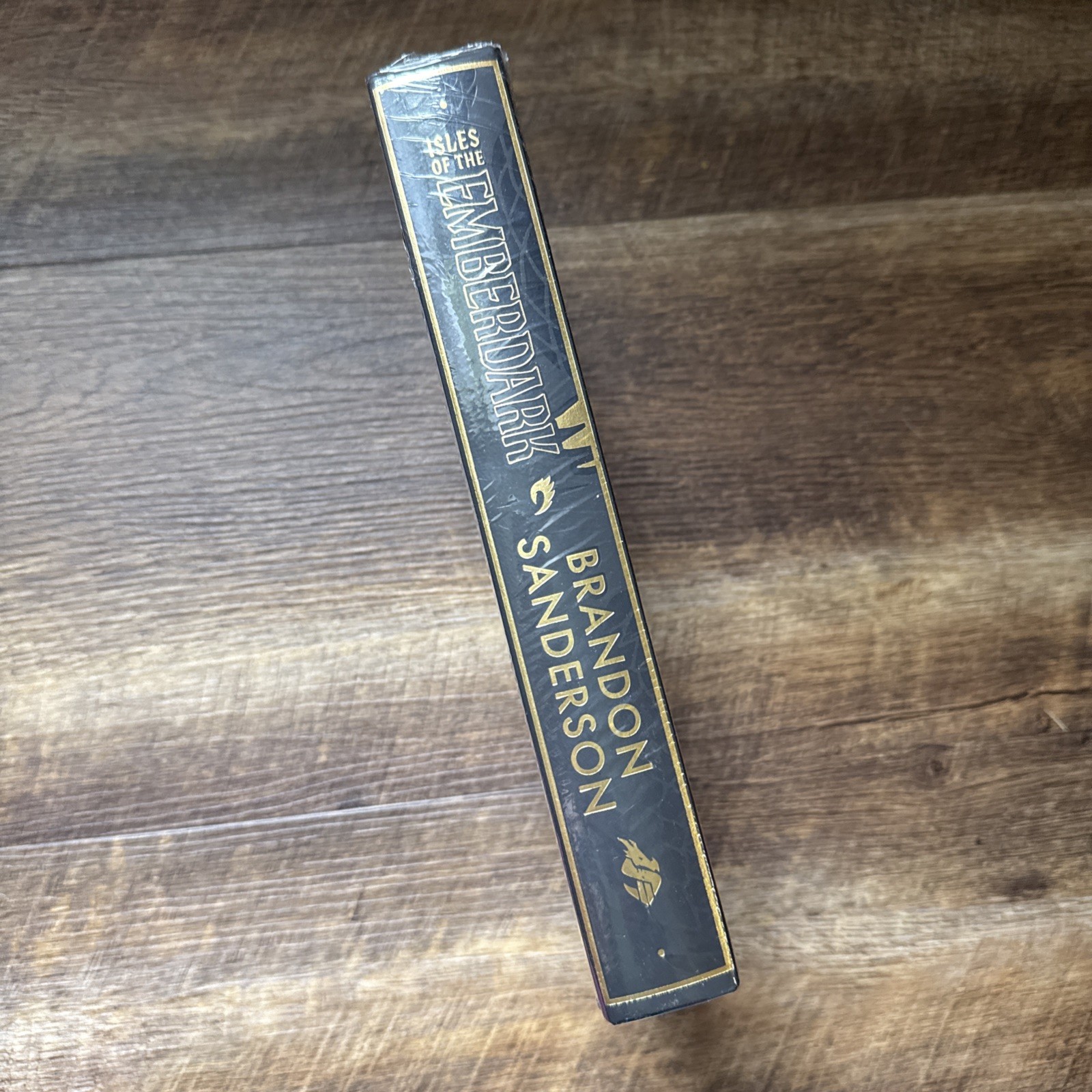 Isles of the Emberdark Premium Hardcover Brandon Sanderson – Dragonsteel Edition