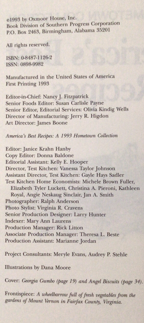 1993 HOMETOWN COLLECTION America’s Best Recipes Cookbook 336 Pages