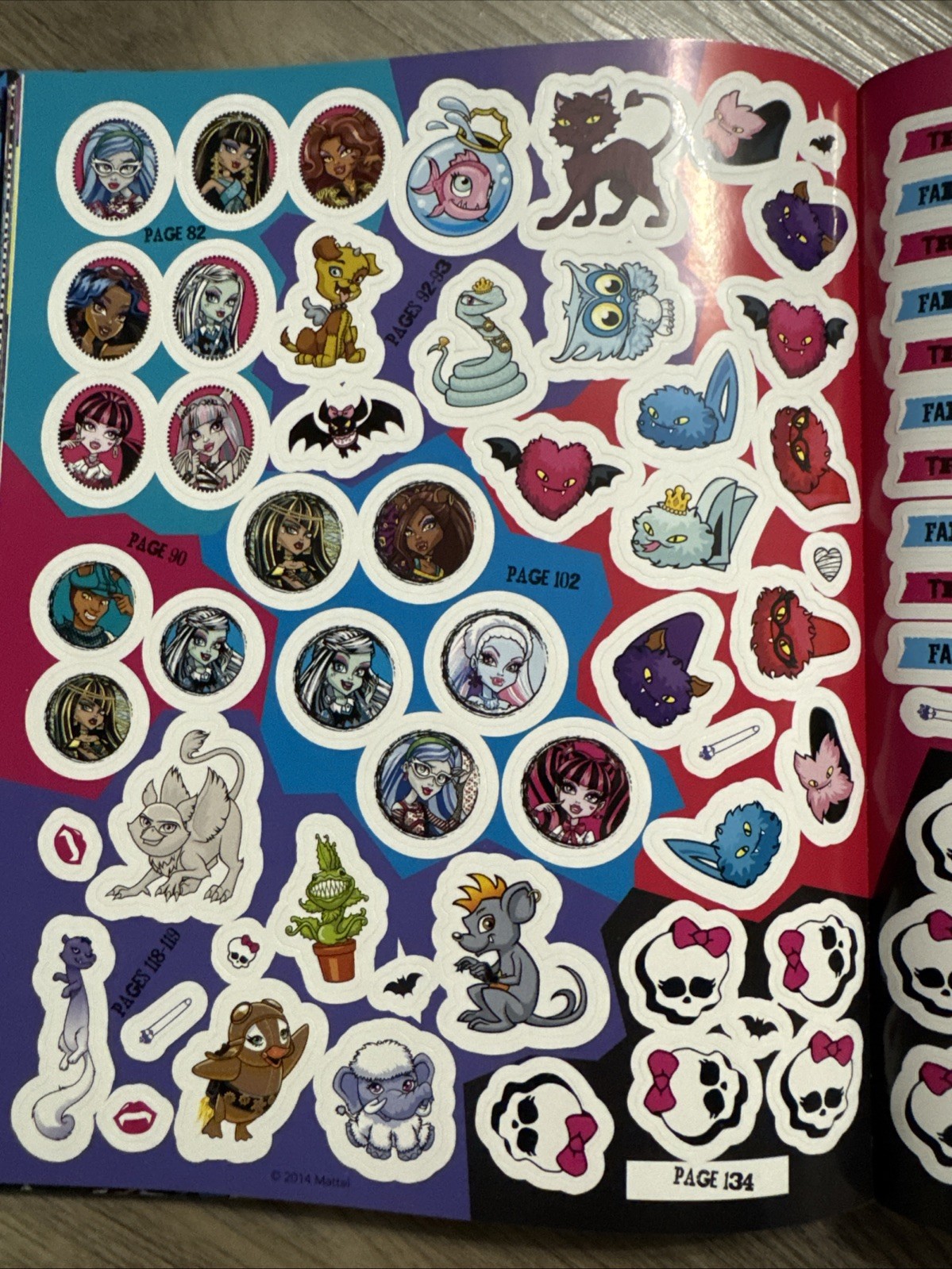 Monster High Collection: Over 200 Pages of Fantastic Fun! Over 100 Stickers NEW