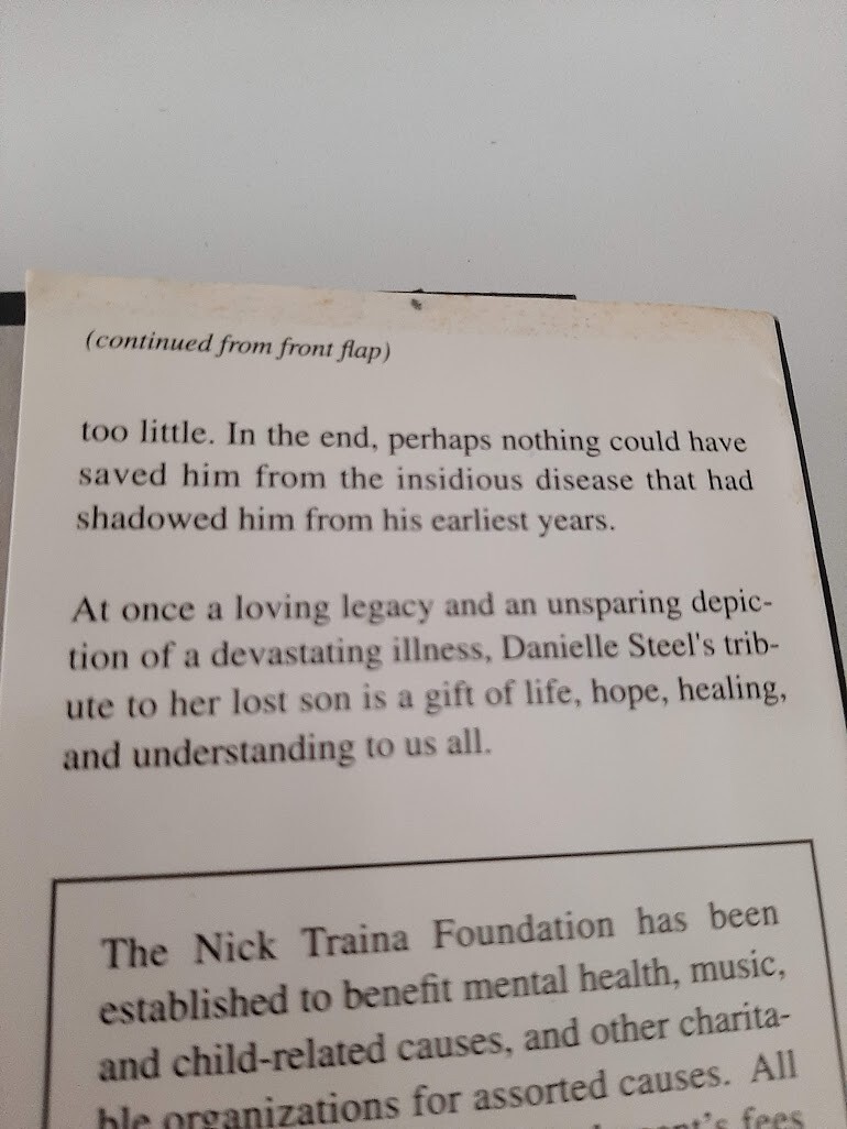 Danielle Steel HC Books Bigger Size 8.5 – 9.5 in Romantic novels Non Smoking