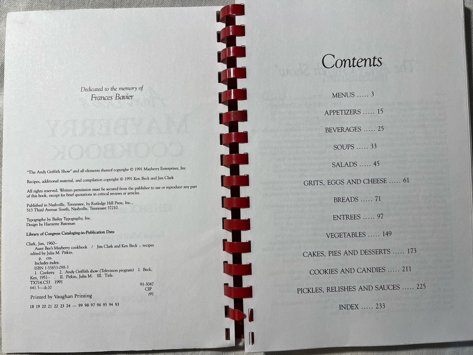 Aunt Bee’s Mayberry Cookbook, 1991, Spiral, Ken Beck & Jim Clark, 244 Pages