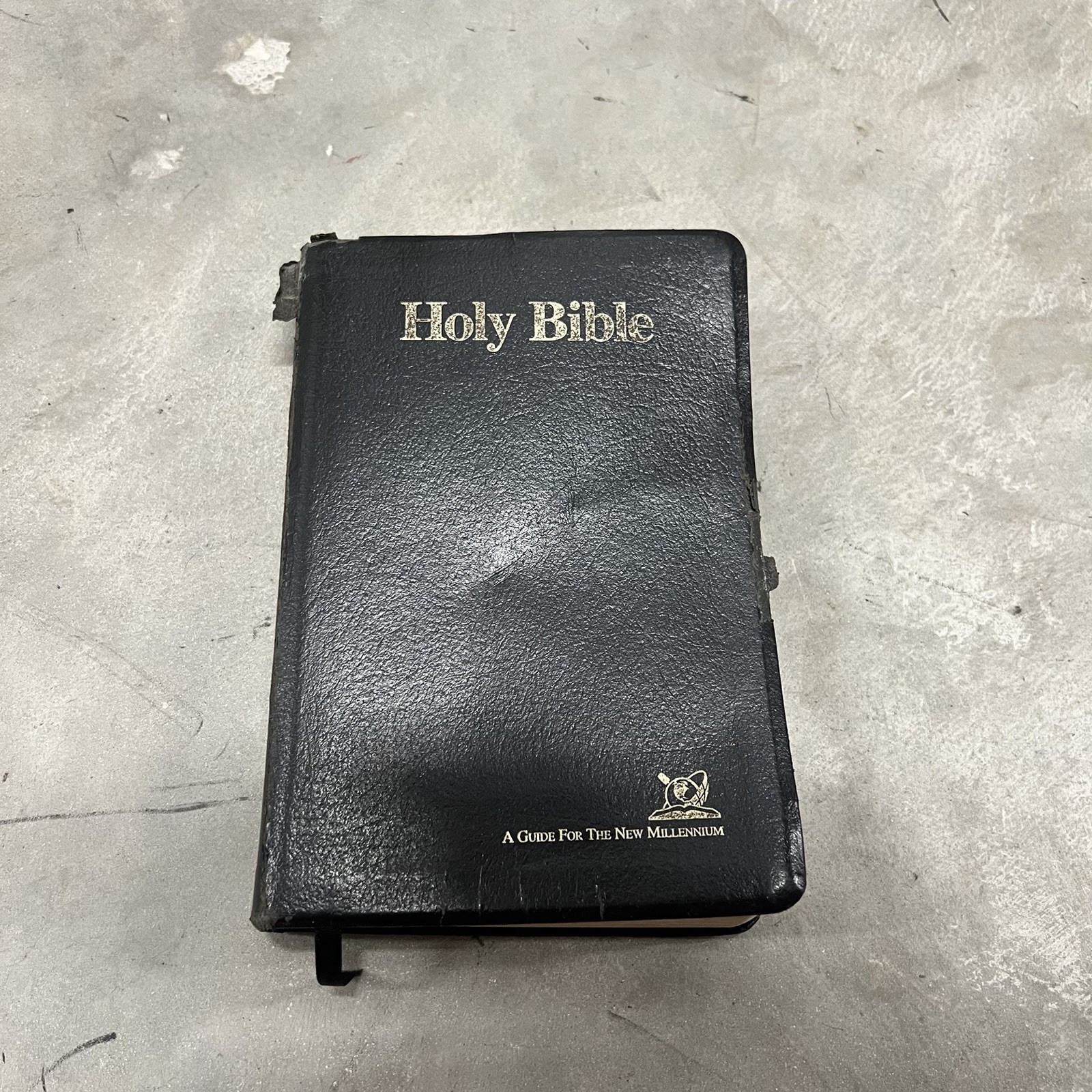 Holy Bible Red Letter, New Millennium Edition New King James 1990