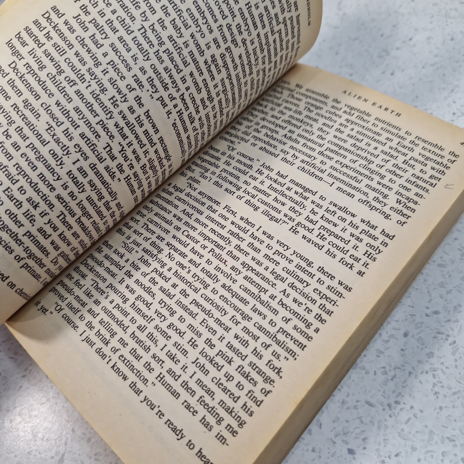 Alien Earth by Megan Lindholm Vintage Paperback Science Fiction Space Novel