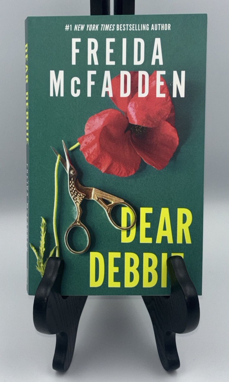 FREIDA MCFADDEN DEAR DEBBIE 2026 SIGNED AUTOGRAPHED 1ST ED. PAPERBACK SHIPS ASAP