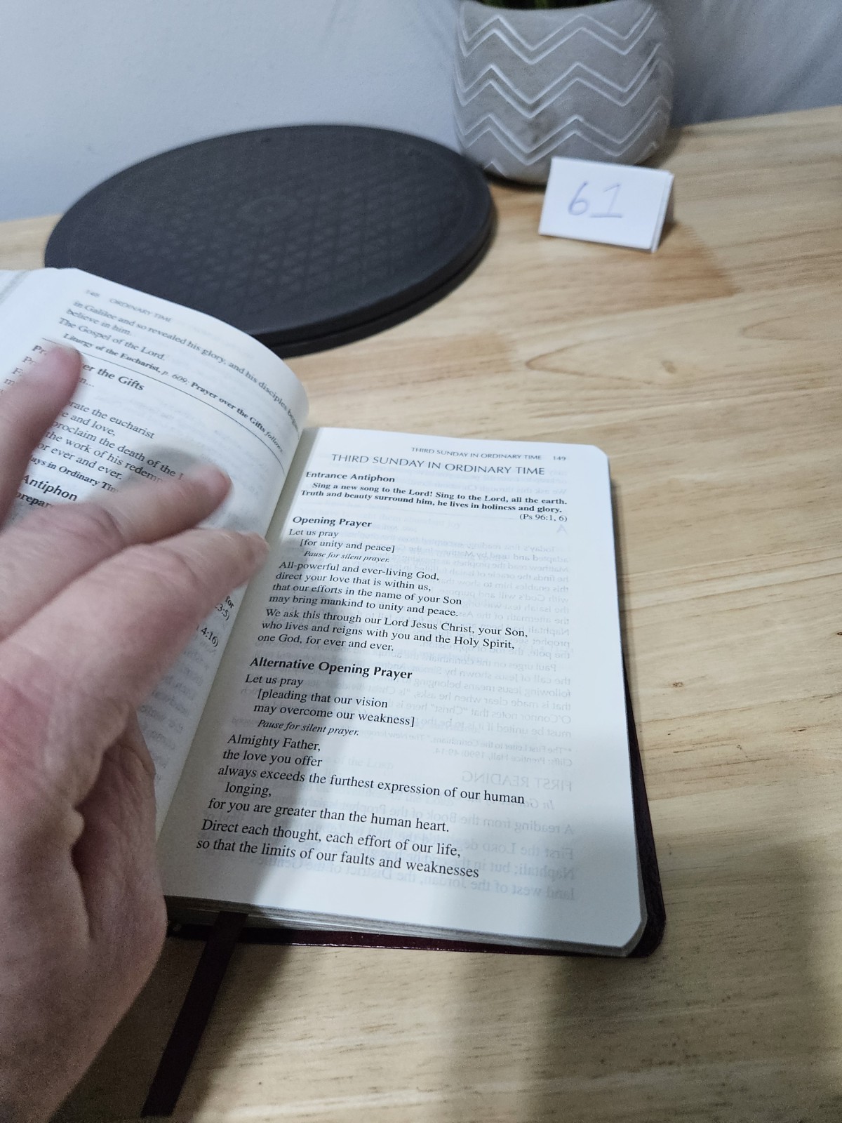 Vatican II Sunday Missal Millennium Edition Leatherette Catholic Prayer 2001
