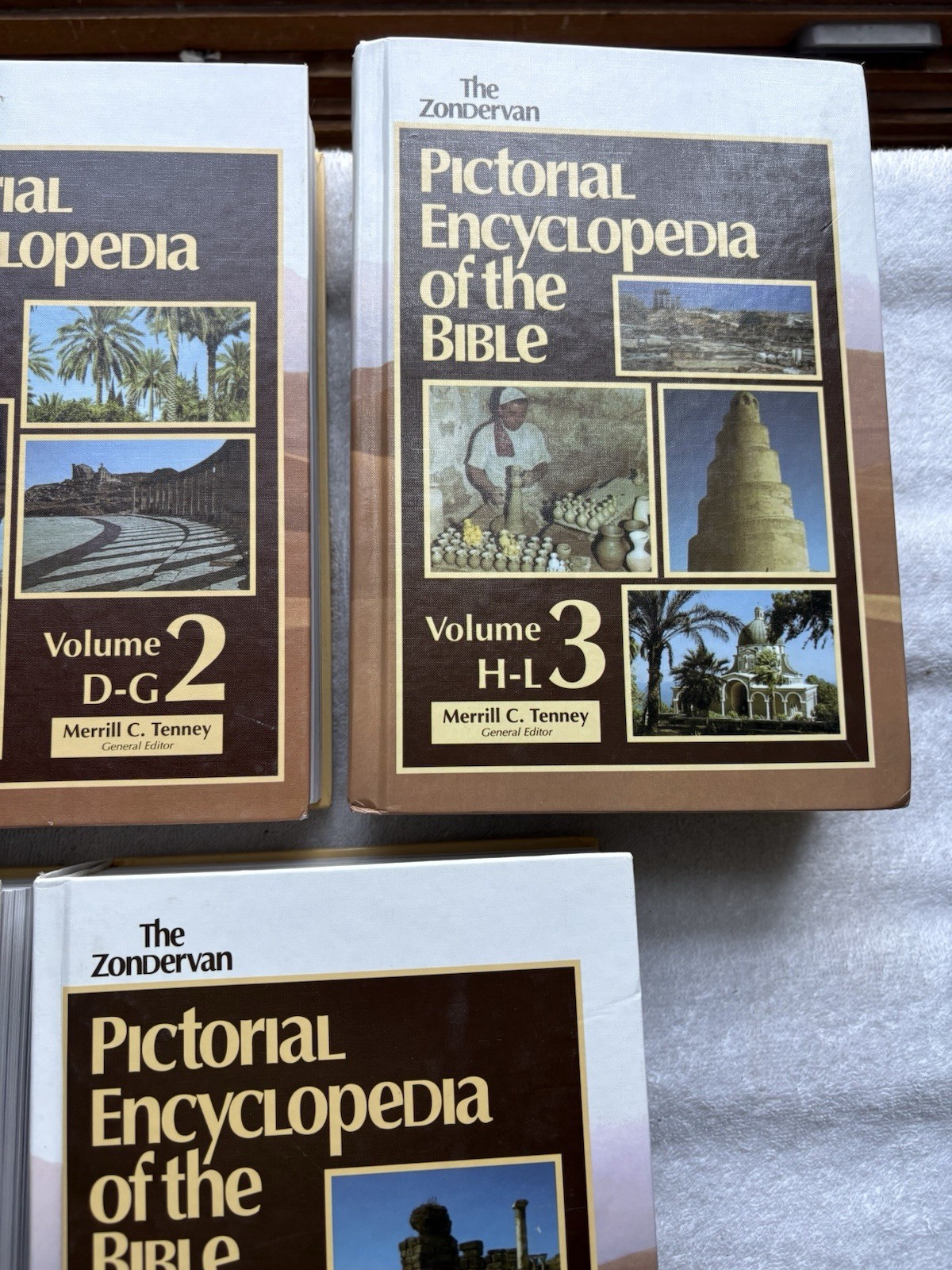 Zondervan Pictorial Encyclopedia o the Bible, Vols. 1-5, VG to LN Books FREESHIP