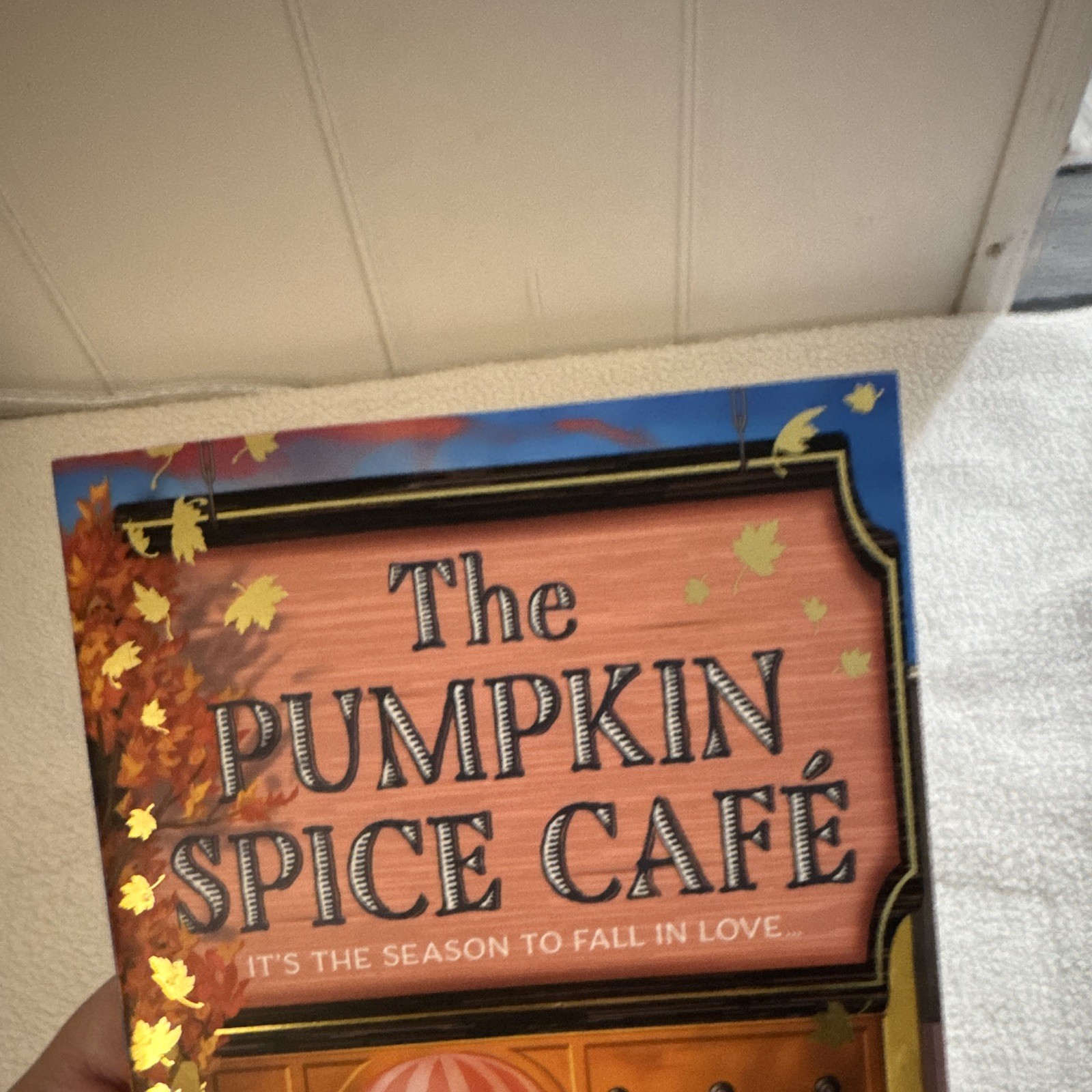 Laurie Gilmore The Pumpkin Spice Café (Dream Harbor Ser.) Paperback Romance