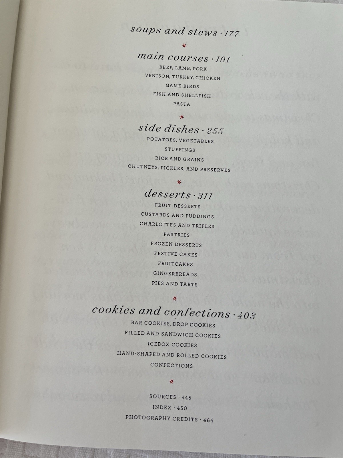 The Martha Stewart Living Christmas Cookbook: A Collection of Favorite Recipes