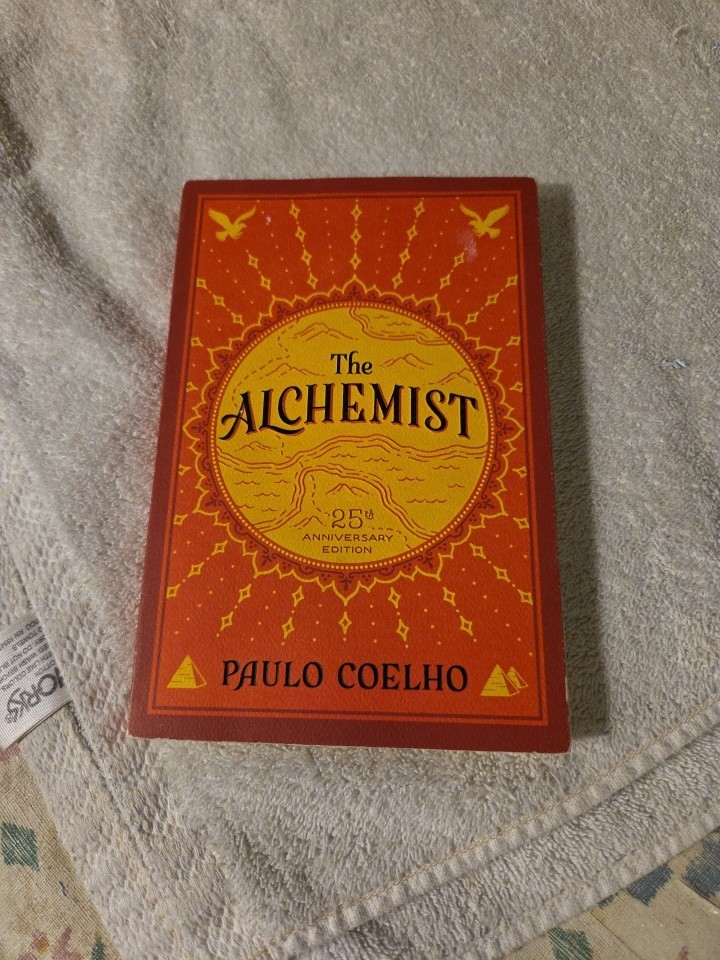 Alchemist : 25th Anniversary Edition by Paulo Coelho Paperback