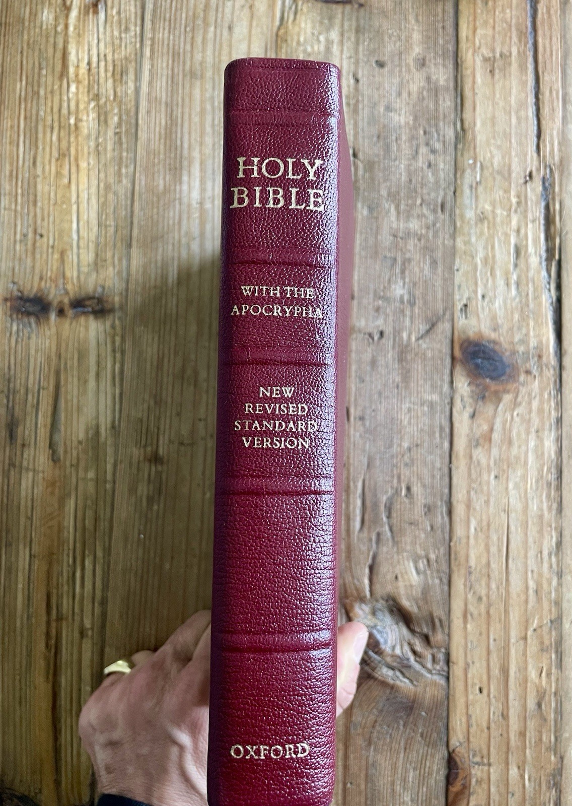 Out of Print – 9814A – Burgundy Oxford NRSV with Apocrypha, Genuine Leather