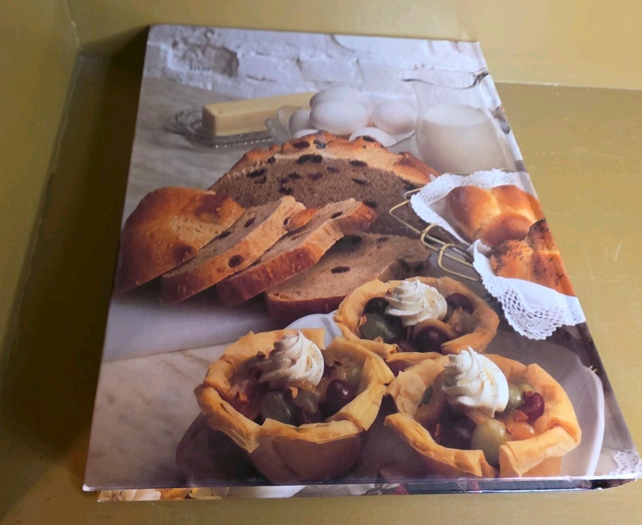 Complete Book of Baking Pillsbury Cookbook 1993 Hardcover 512 Pages Of Recipes