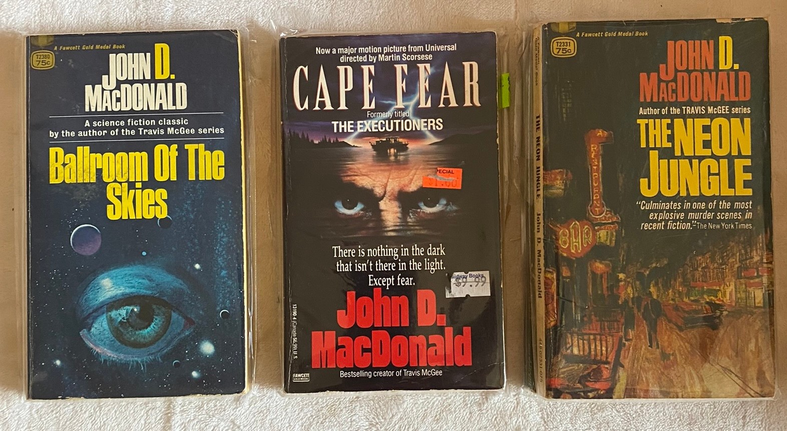 Travis McGee JOHN D MACDONALD BUY AS MANY GD/VG LOW $ PB GET Flat $4.75 Ship #N5