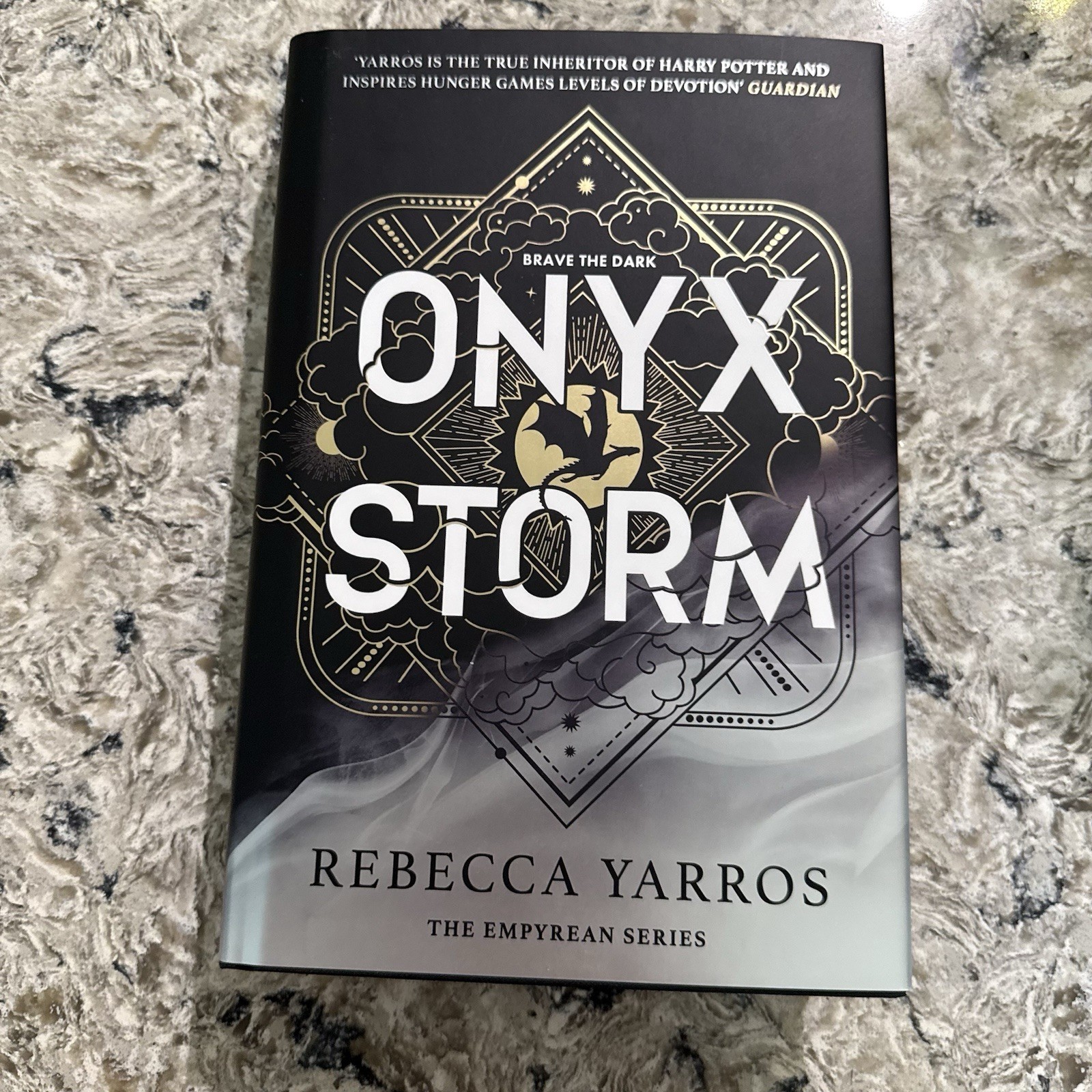 Fairyloot Onyx Storm Special Edition- Unsigned – Rebecca Yarros