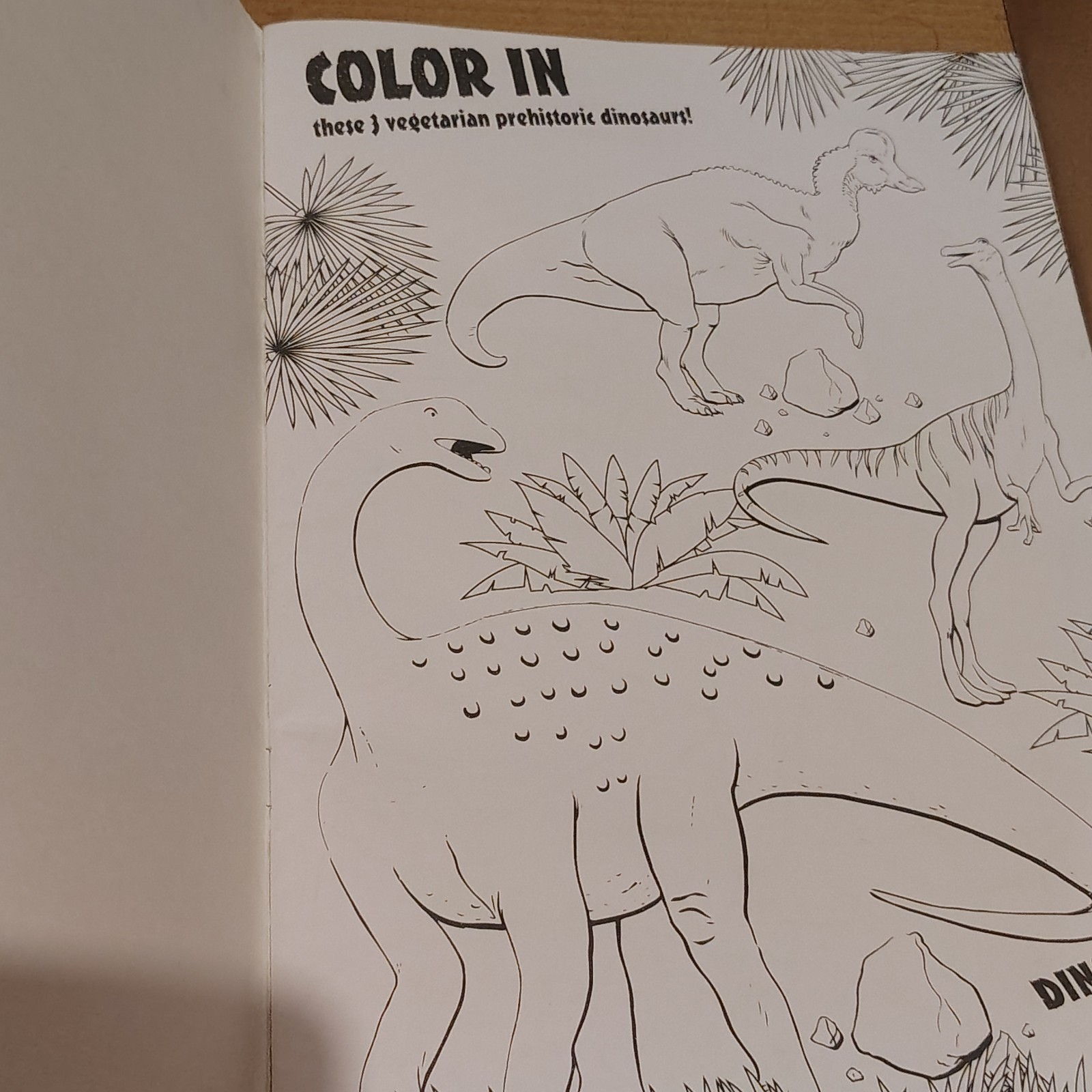 Dinosaur Coloring Book : Giant Dino Coloring Book for Kids Ages 2-4 & Toddlers.