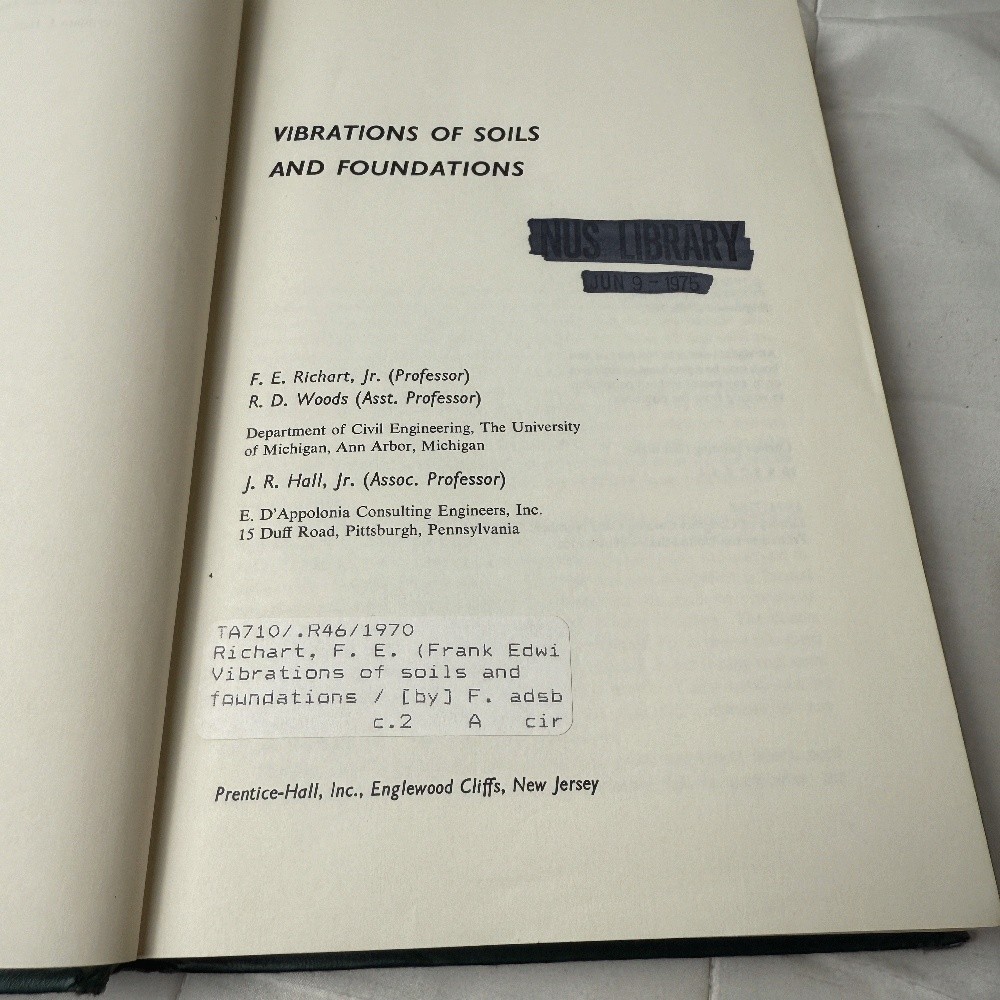 Vibrations of Soils and Foundations (Prentice-Hall International Series in The..