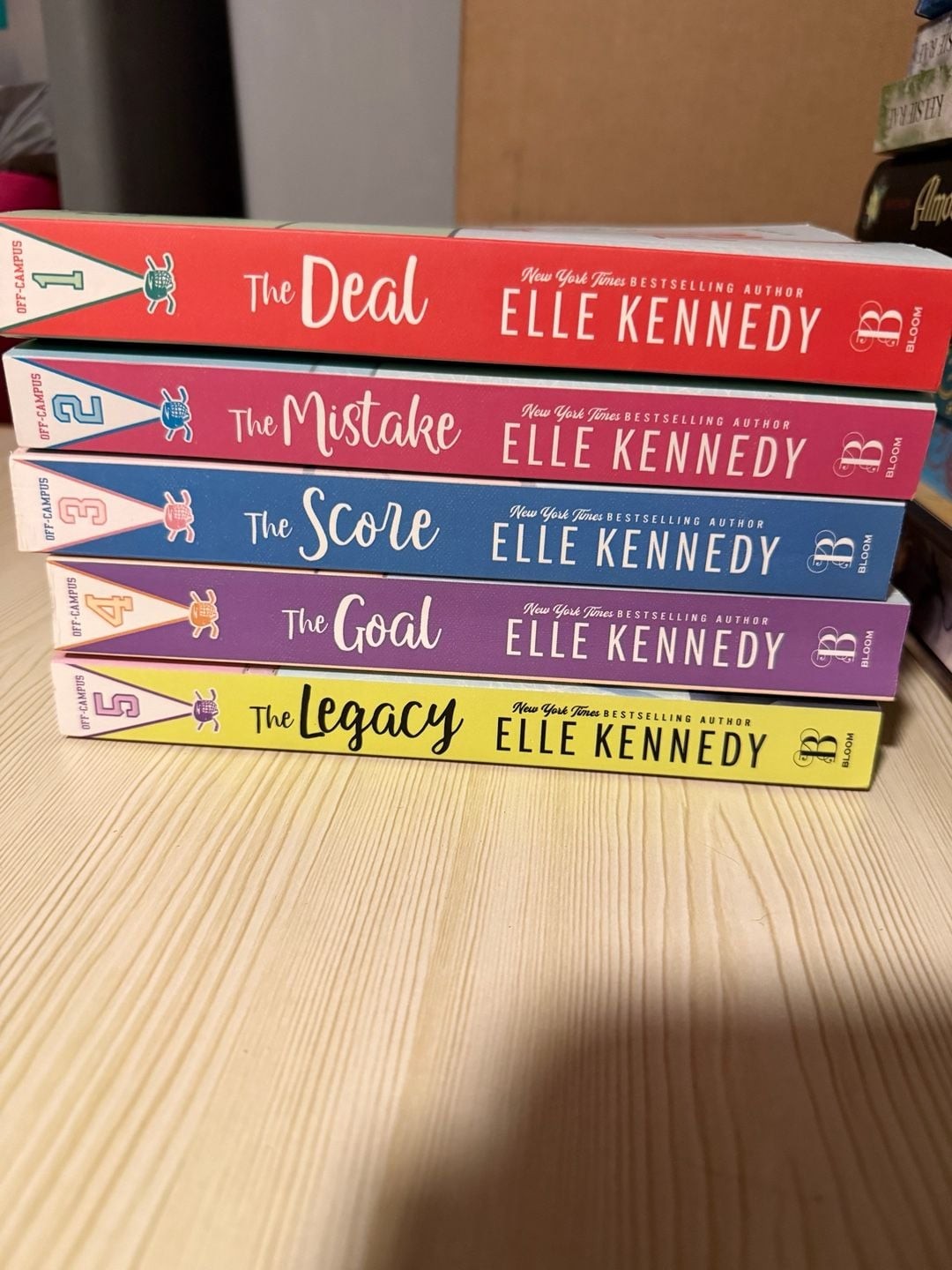 Elle Kennedy Off-Campus Series Complete 5 Book Set (Illustrated Covers)