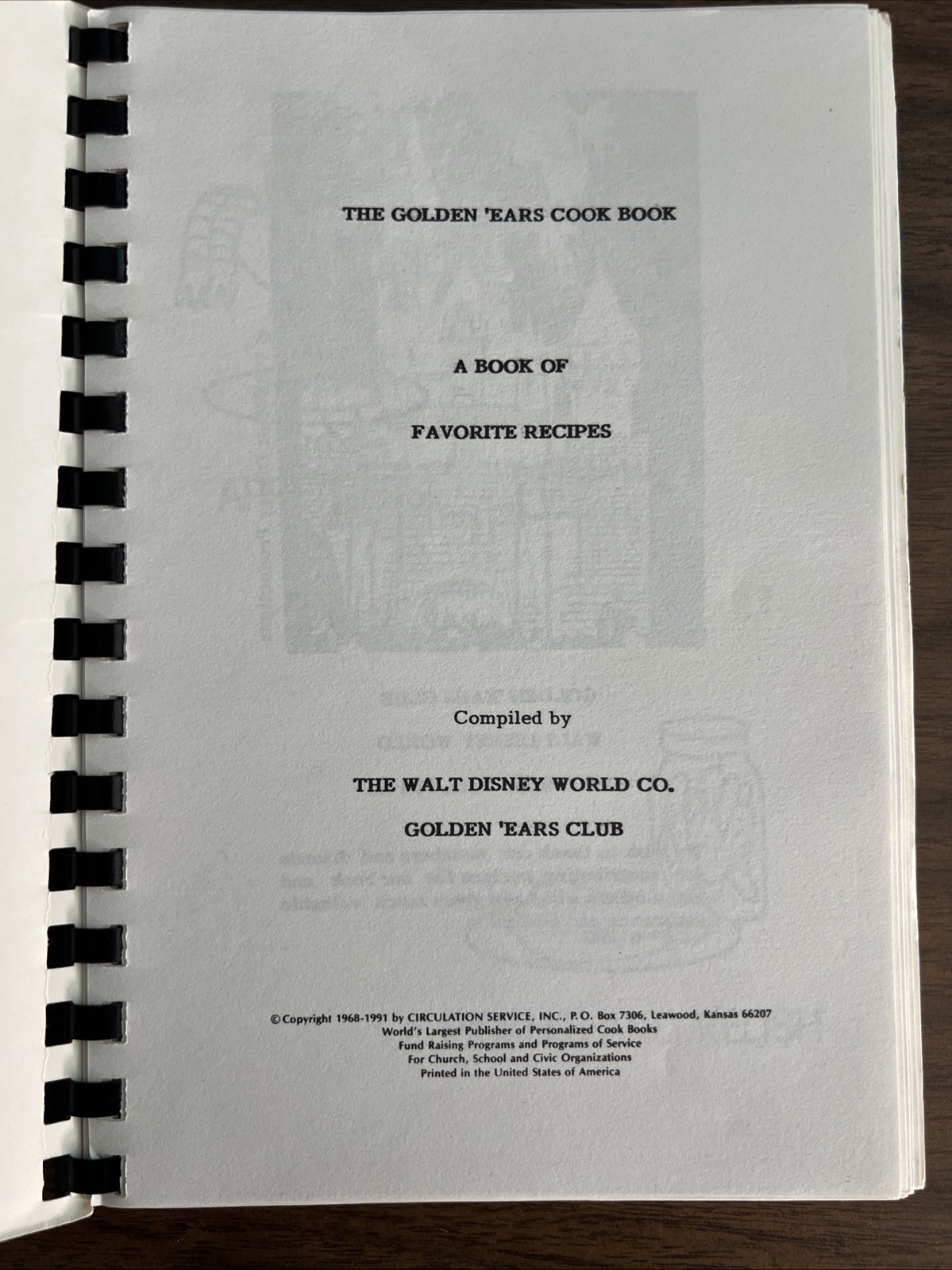 Walt Disney World Golden ‘Ears Club Cook book Cookbook Favorite Recipes RARE